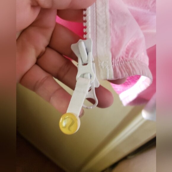 Lululemon Windbreaker Womens Pink and White Ja ket Size 6 - Picture 4 of 13